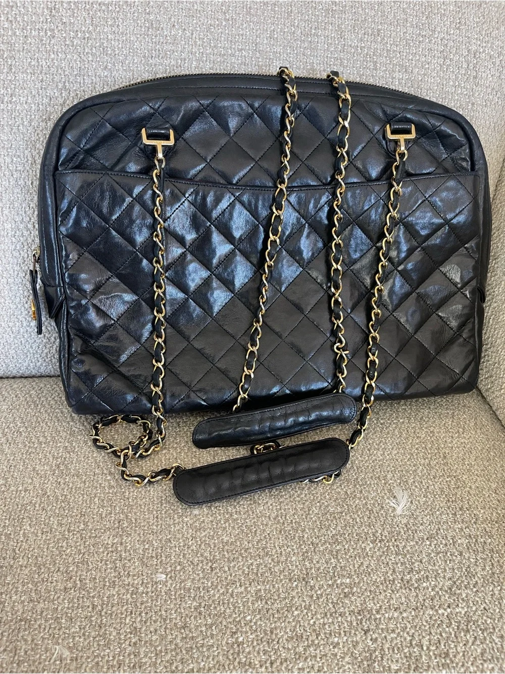 Beautiful Chanel Quilted Lambskin Leather Black Shoulder Bag Tote Gold tone HW